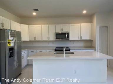 Main picture of 14527 SW 24th Ter