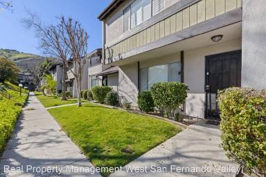 Main picture of 8790 1/4 Wyngate St