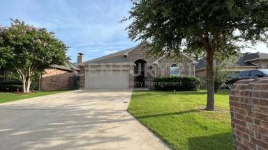 Main picture of 517 Highpark Ct