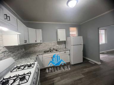 Main picture of 3904 Deodar St
