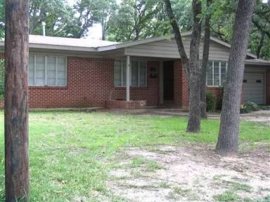 Main picture of 3902 Oaklawn St