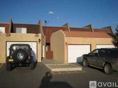 Main picture of 1076 E Navajo St