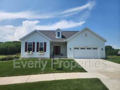 Main picture of W242N5677 Peppertree Dr W