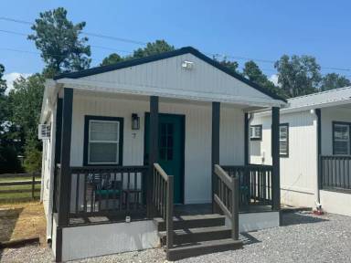 Main picture of 210 H Pickens Road