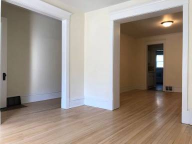 Main picture of 1130 1/2 E 3rd St