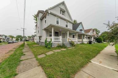 Main picture of 2145 W 100th St