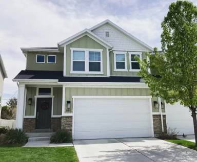 Main picture of 446 E Windy Garden Ln