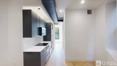 Main picture of 77 E 3rd St