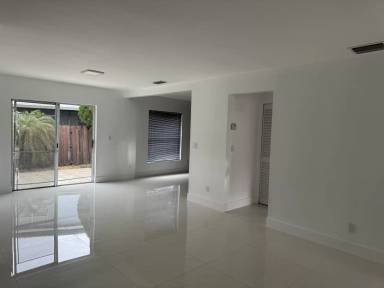 Main picture of 4832 Grapevine Way
