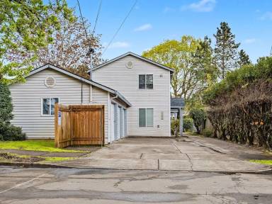 Main picture of 9806 SE Henry St
