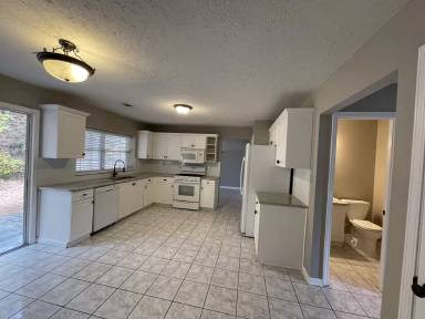 Main picture of 3790 Oak Park Dr