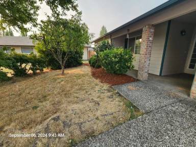 Main picture of 531 SW Honeysuckle Ct