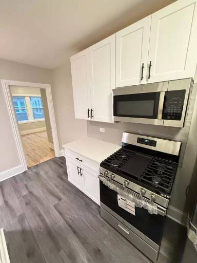 Main picture of 6428 N Richmond St
