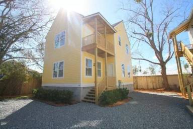 Main picture of 42 Weeden St