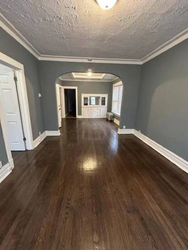 Main picture of 7421 S Dante Ave