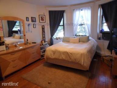 Main picture of 1680 Commonwealth Ave
