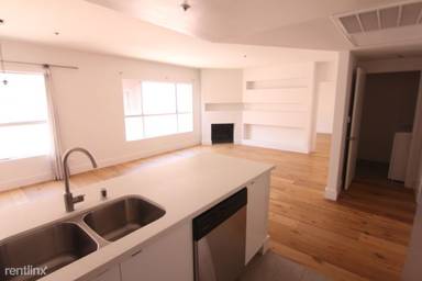 Main picture of 939 Palm Ave