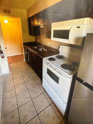 Main picture of 5622 Boca Raton Blvd