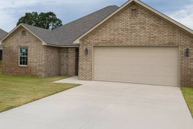 Main picture of 909 Rachel St