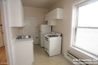 Main picture of 2237 N Bissell St
