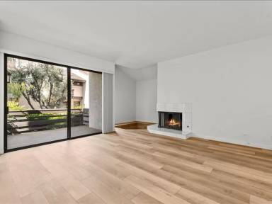 Main picture of 5711 Owensmouth Ave