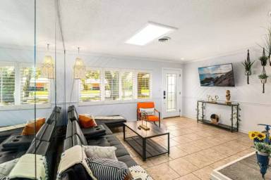 Main picture of 4326 Blonigen Ave