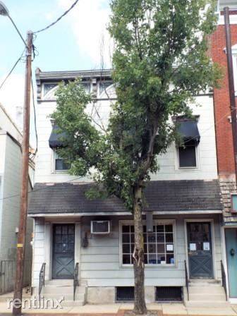 Main picture of 17 S Market St