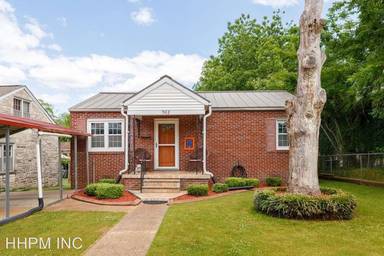 Main picture of 902 N Nashville Ave