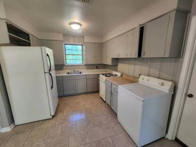 Main picture of 3832 Claiborne Ave