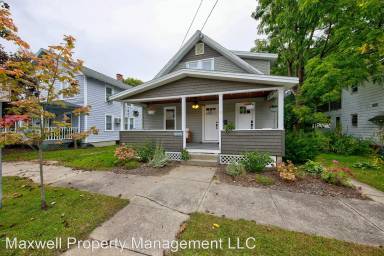 Main picture of 30 Madison St
