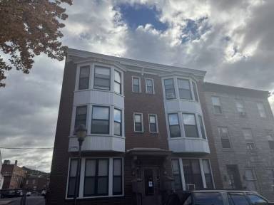 Main picture of 115 S 4th St