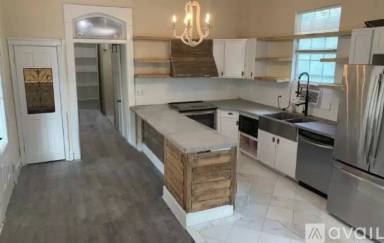 Main picture of 2317 Franklin Ave