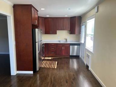 Main picture of 106 W 5th Ave