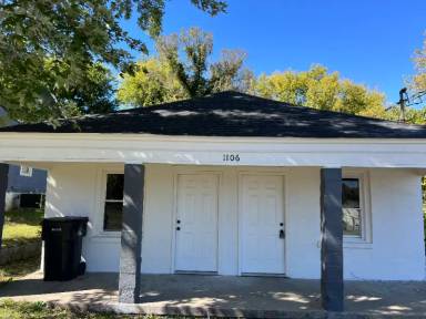 Main picture of 1106 Parker St