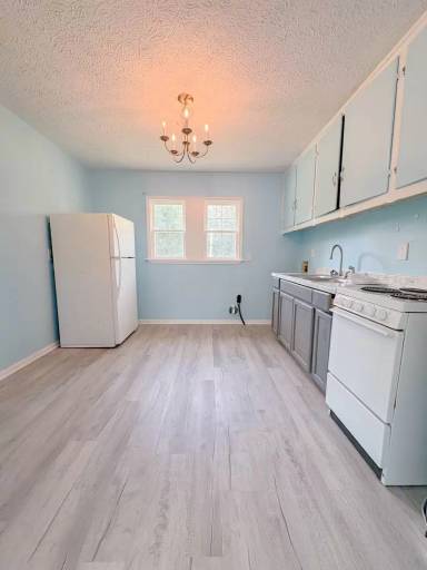 Main picture of 1547 Center St