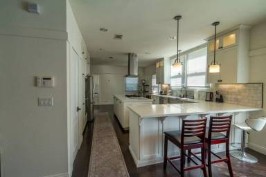 Main picture of 6407 Dix St