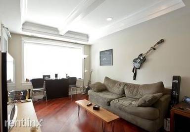 Main picture of 2702 W Cortland St