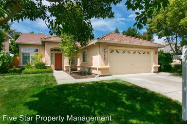 Main picture of 2809 Medinah Way