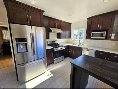 Main picture of 820 E Bonds St