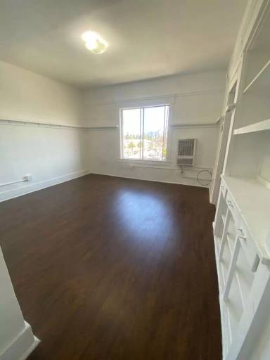 Main picture of 3212 S Main St