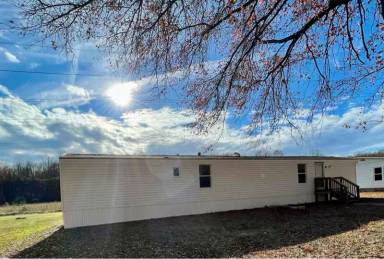 Main picture of 20 Oak Dr