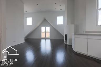 Main picture of 3326 N Clark St
