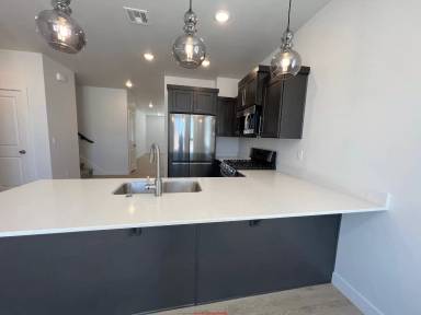 Main picture of 1055 W Province Way