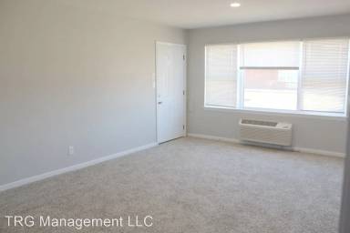 Main picture of 1642 E Jump St