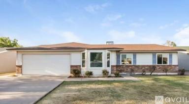 Main picture of 332 E Leah Ln