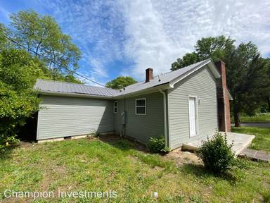 Main picture of 902 W Oak St