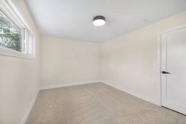 Main picture of 210 N 1st St