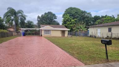 Main picture of 2855 Funston St