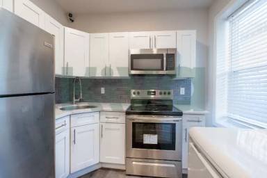 Main picture of 3328 Argyle St