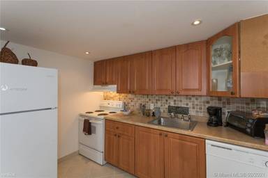 Main picture of Bayview Terrace Condo